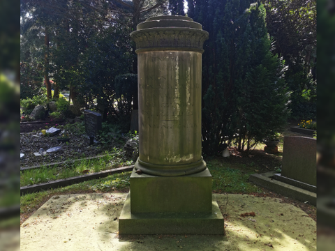 Grabstein 32