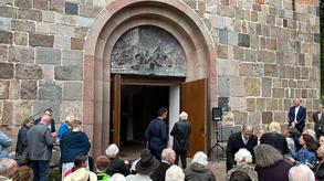 Enthüllung des Tympanons der Schlosskirche Varel.