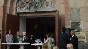 Enthüllung des Tympanons der Schlosskirche Varel.