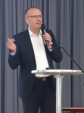 Bischof Thomas Adomeit